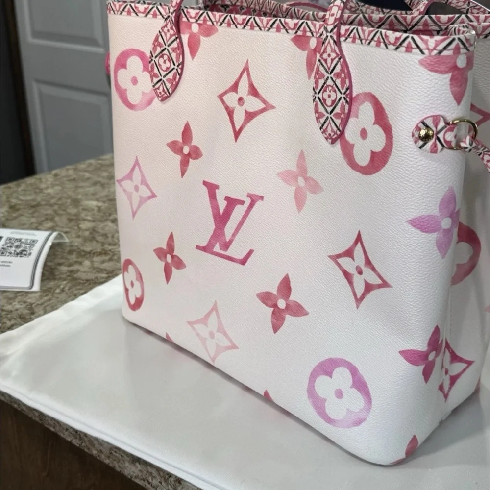 Louis Vuitton Pink and White Monogram by the pool neverfull - Picture 3 of 14